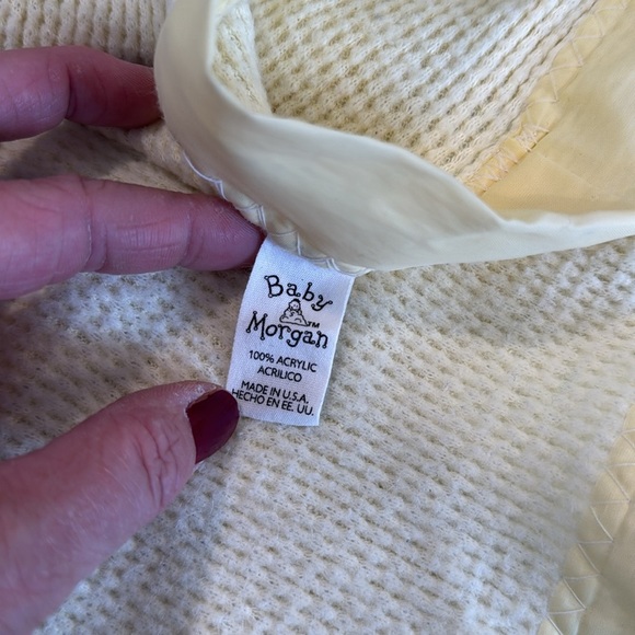 Baby Morgan Waffle Weave yellow Woven Blanket Nylon Trim USA made 18x18 - Picture 5 of 11